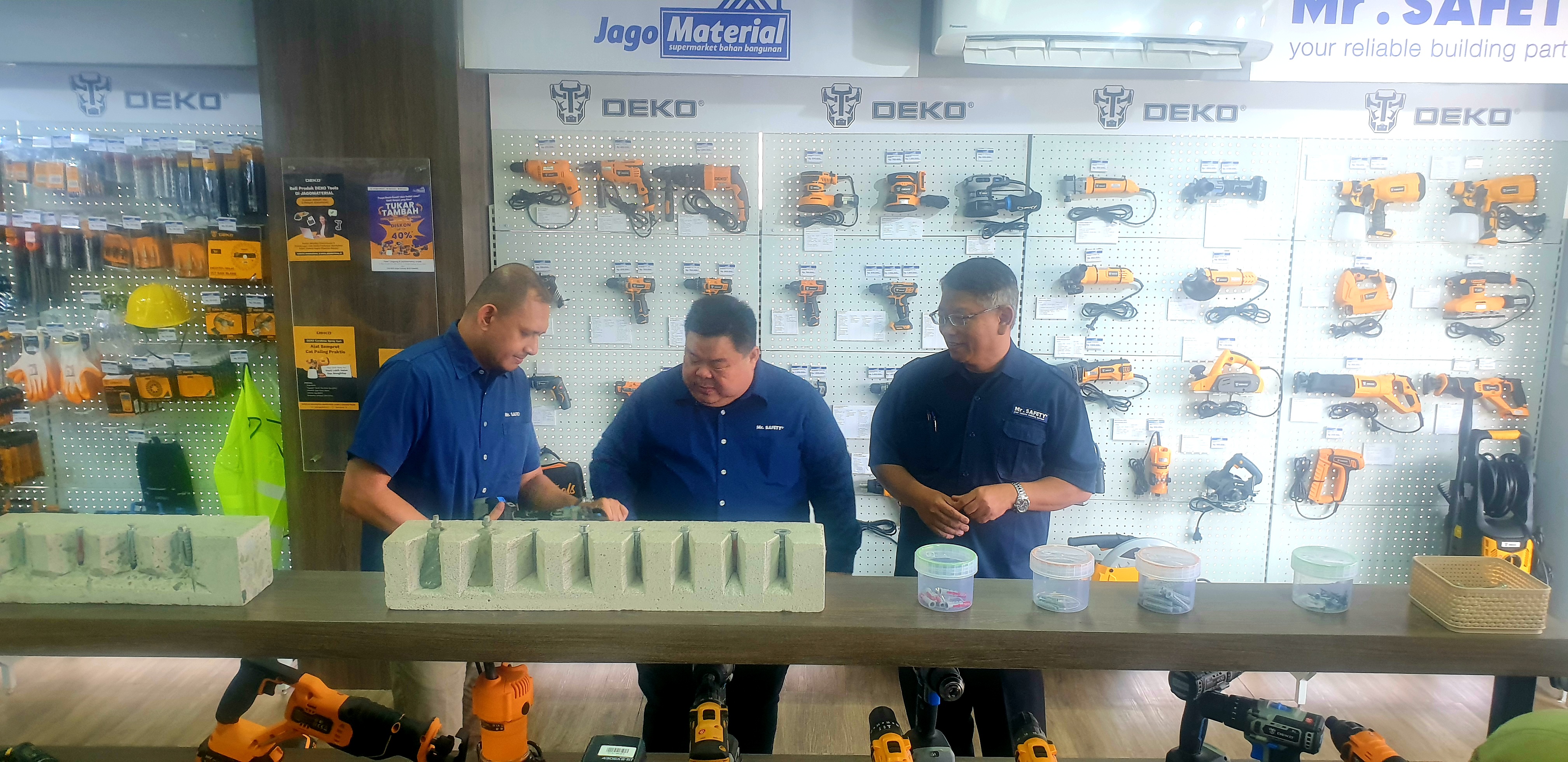Ekspansi ke Bisnis Retail, Mr Safety Group Luncurkan Supermarket Bahan Bangunan Jago Material