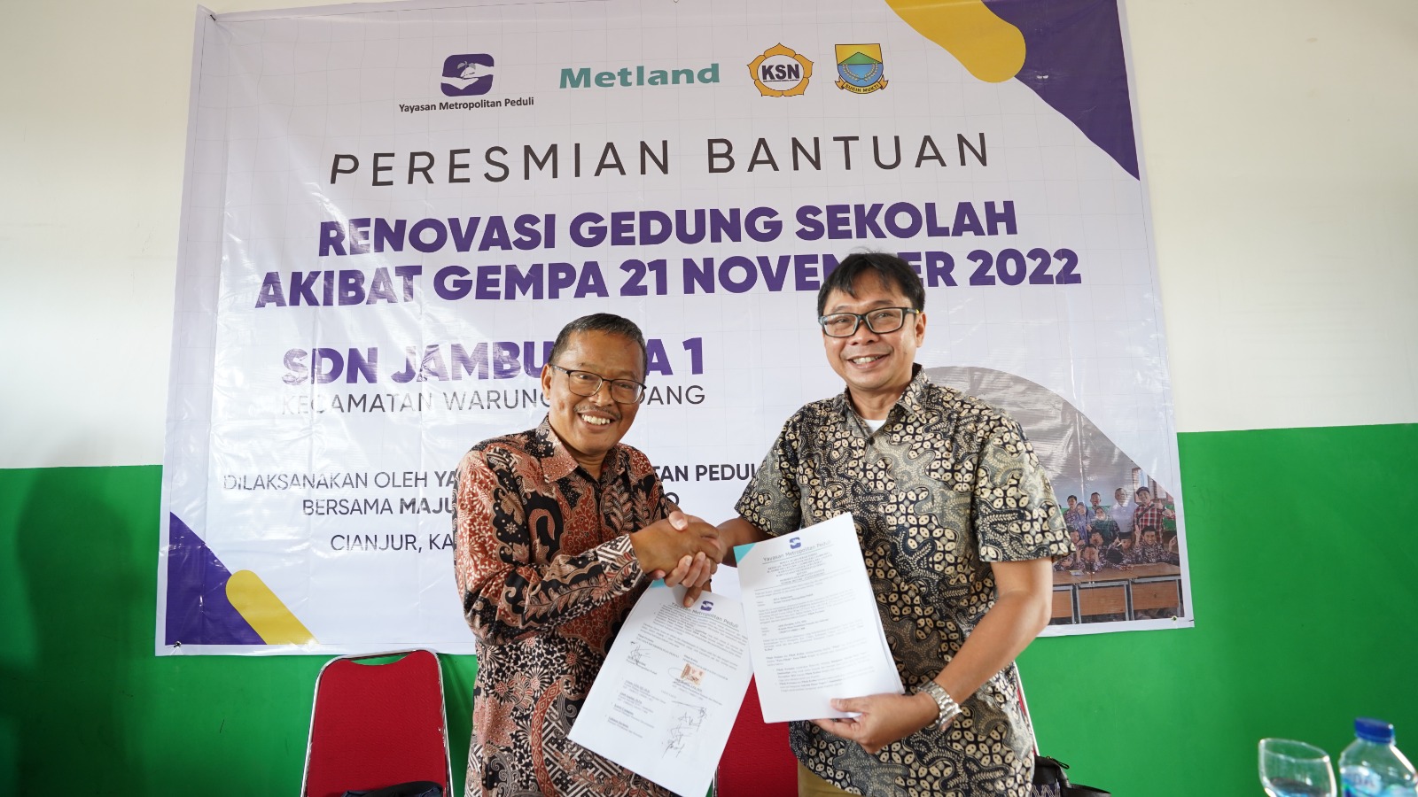 Yayasan Metropolitan Peduli Serah Terima Renovasi Bangunan SDN Jambudipa 1