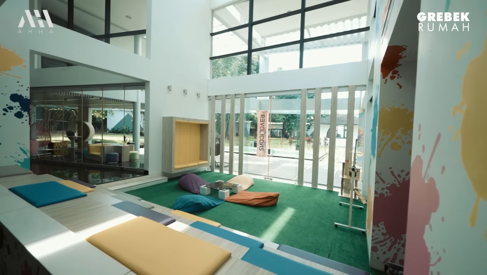 Cinta Laura Bangun Rumah Multifungsi Seluas 3 Hektar 