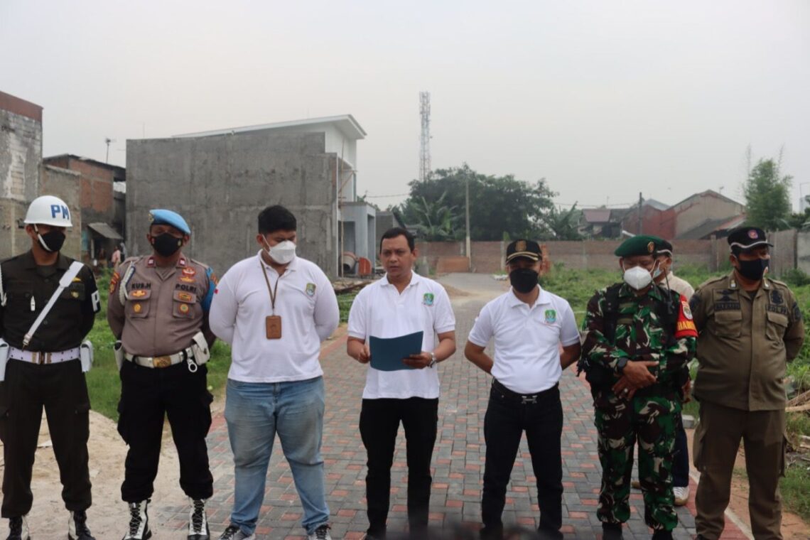 Belum Urus Perizinan, Pemkot Bekasi Segel Bangunan Perumahan