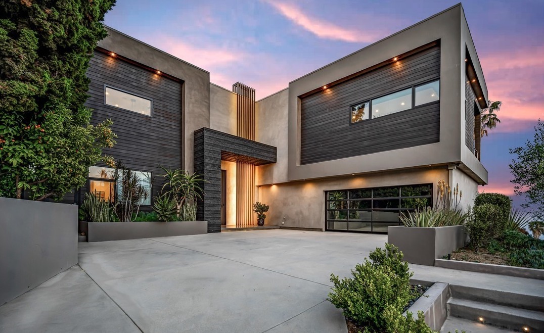 Intip Rumah Baru Super Mewah  Simu Liu ‘Shang-Chi’ di Hollywood Hills