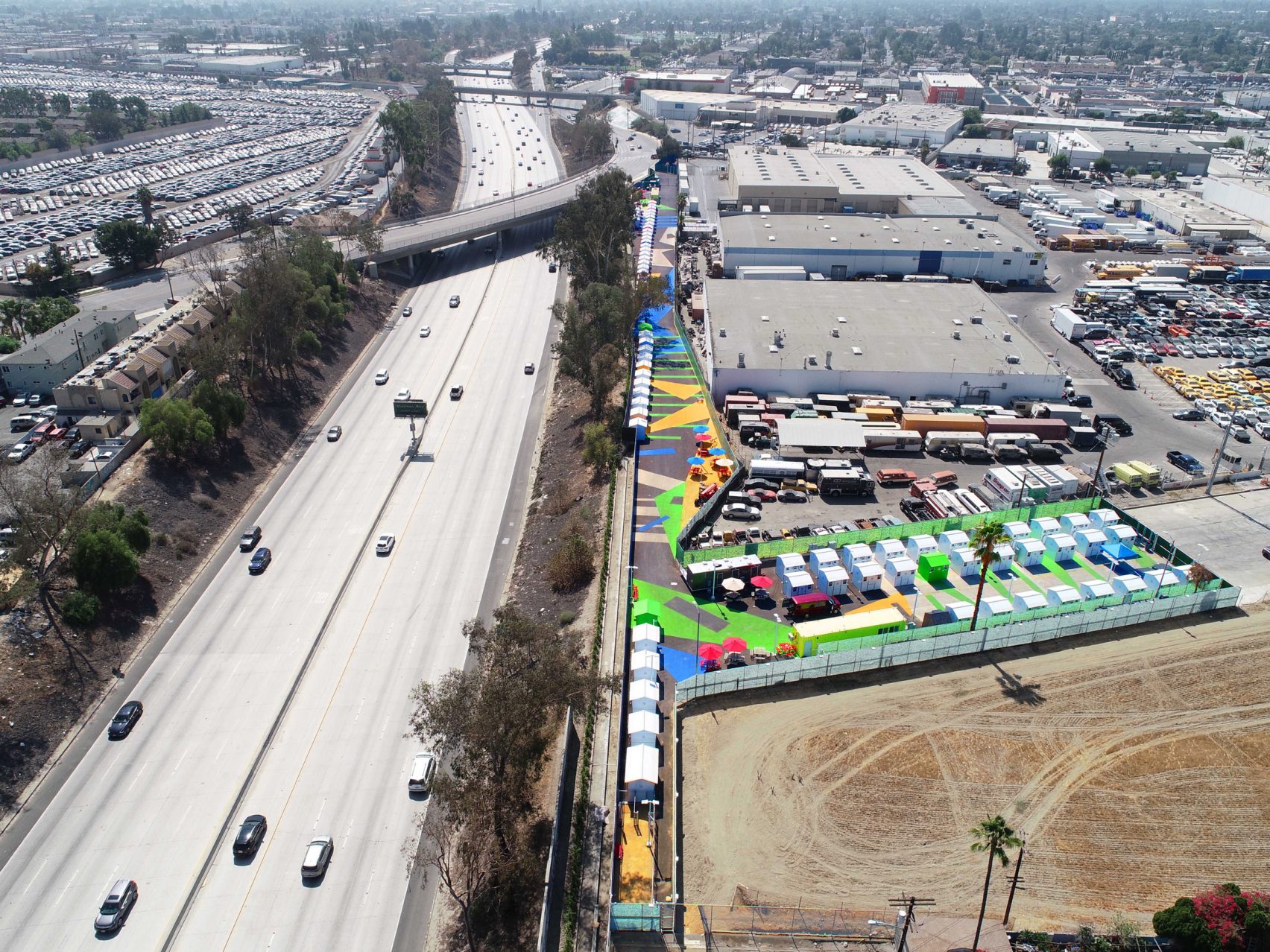 Pemanfaatan Lahan Tidak Terpakai di Los Angeles untuk Rumah Tunawisma